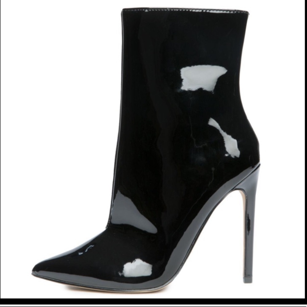 Steve Madden Wagner Black Patent Boots 9